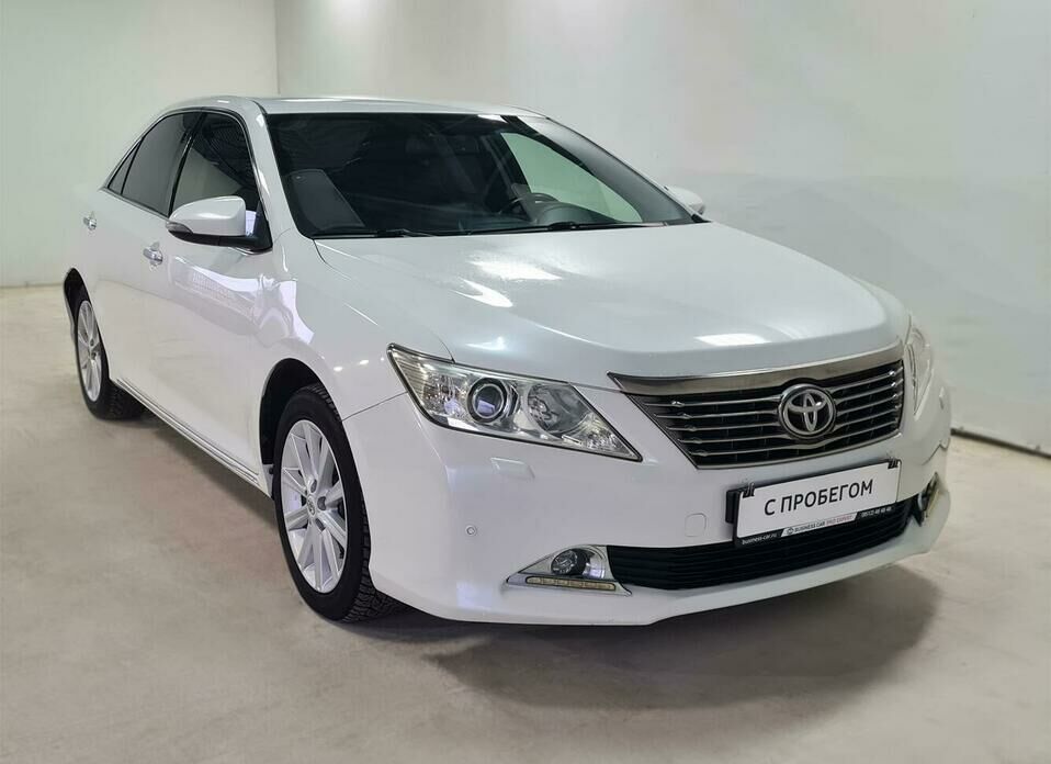 Toyota Camry 2.5 AT (181 л.с.)