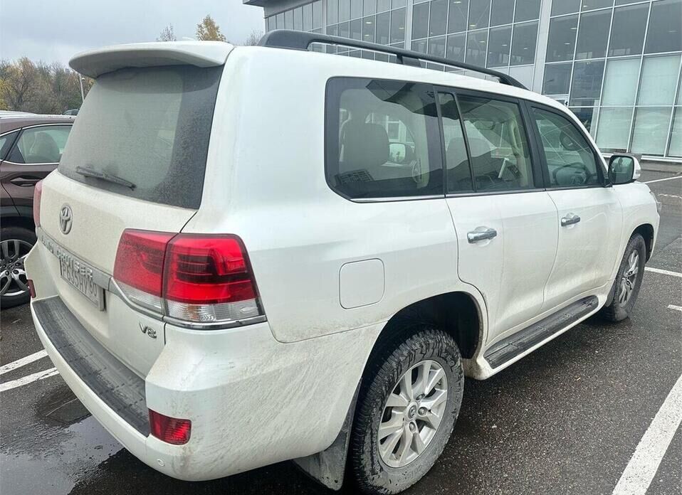 Toyota Land Cruiser, 200 Series Рестайлинг 2 4.5d AT (249 л.с.) 4WD