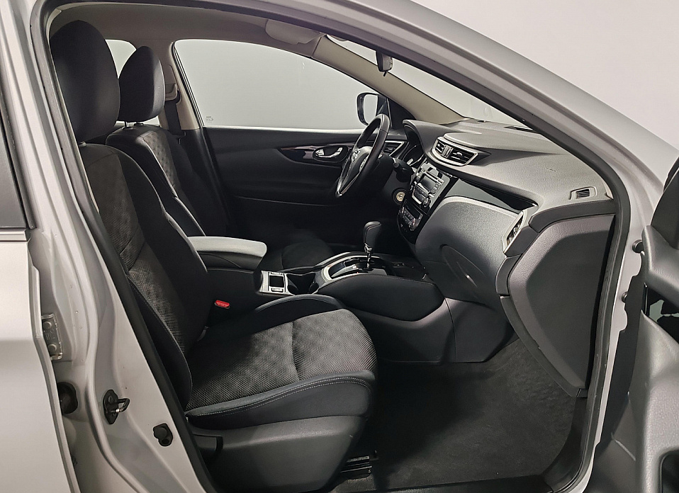 Nissan Qashqai, II Рестайлинг 2.0 CVT (144 л.с.)