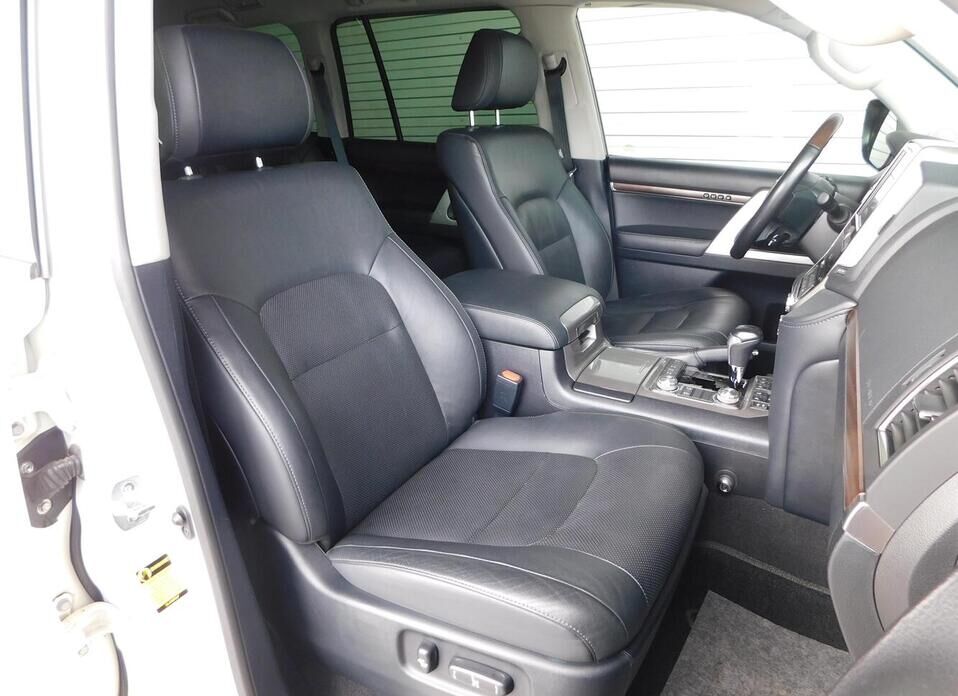 Toyota Land Cruiser, 200 Series Рестайлинг 2 4.5d AT (249 л.с.) 4WD