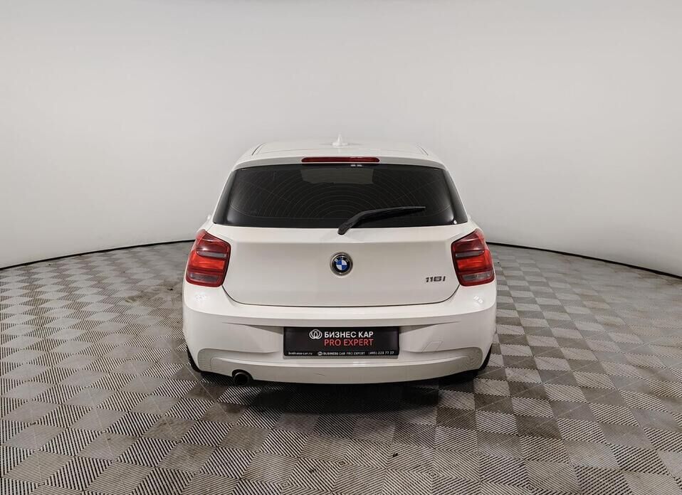 BMW 1 серии, II (F20/F21) 116i 1.6 AT (136 л.с.)