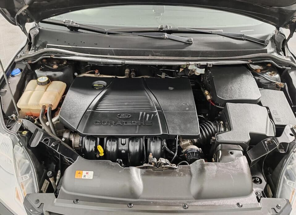 Ford Focus, II Рестайлинг 1.8 MT (125 л.с.)