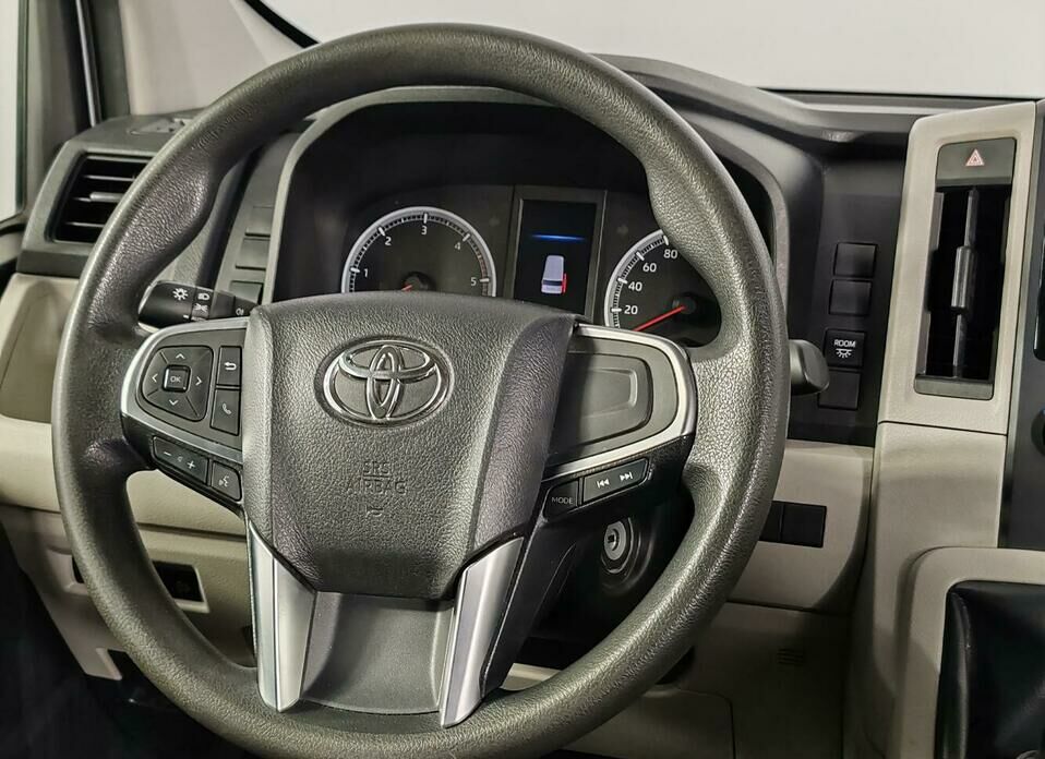 Toyota HiAce 2.8d MT (150 л.с.)