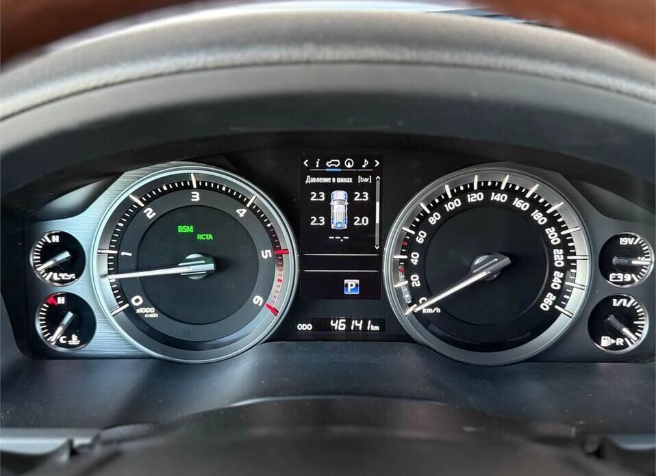 Toyota Land Cruiser, 200 Series Рестайлинг 2 4.5d AT (249 л.с.) 4WD