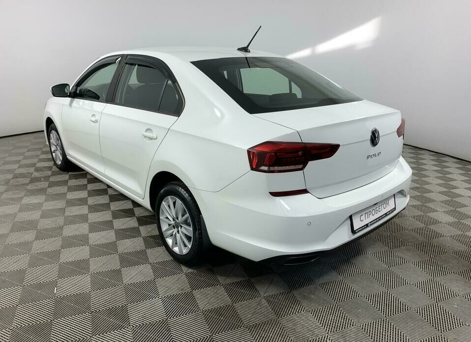 Volkswagen Polo 1.6 MT (110 л.с.)