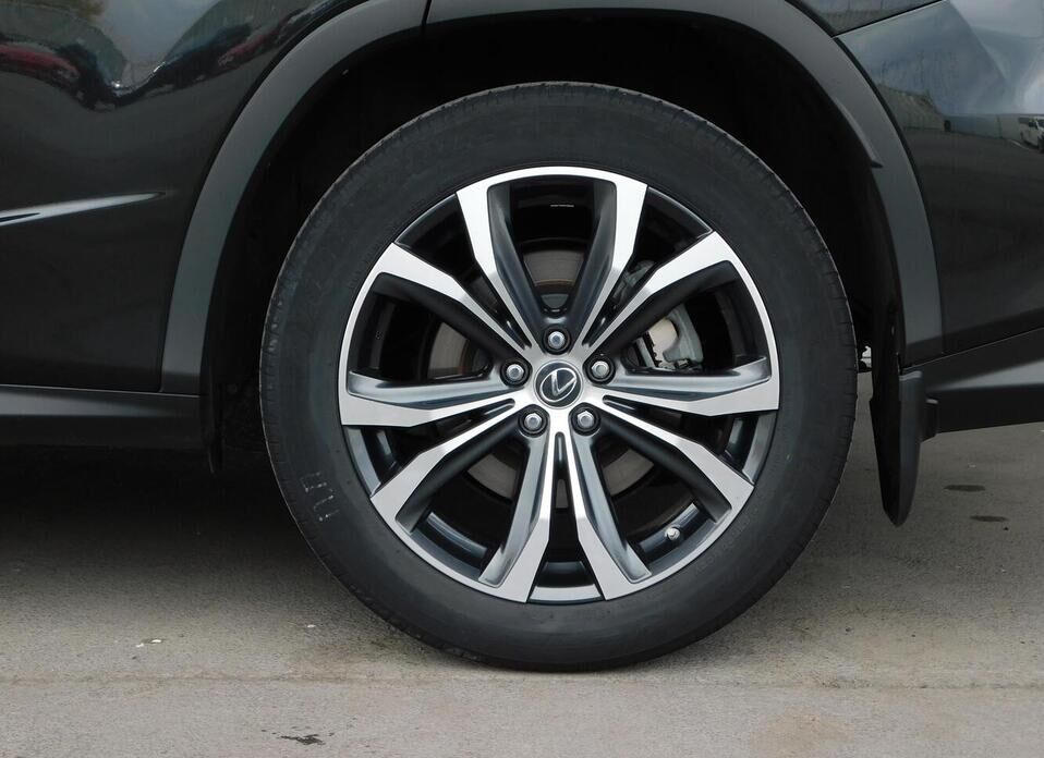 Lexus RX, IV Рестайлинг 300 2.0 AT (238 л.с.) 4WD