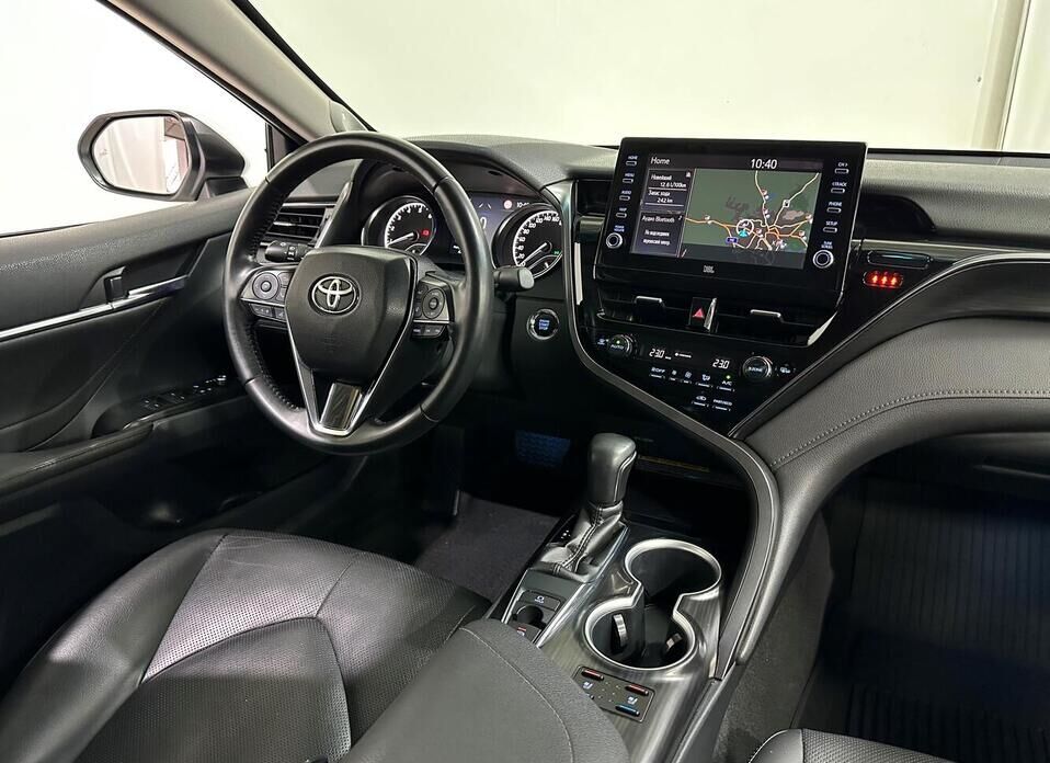 Toyota Camry 2.5 AT (200 л.с.)