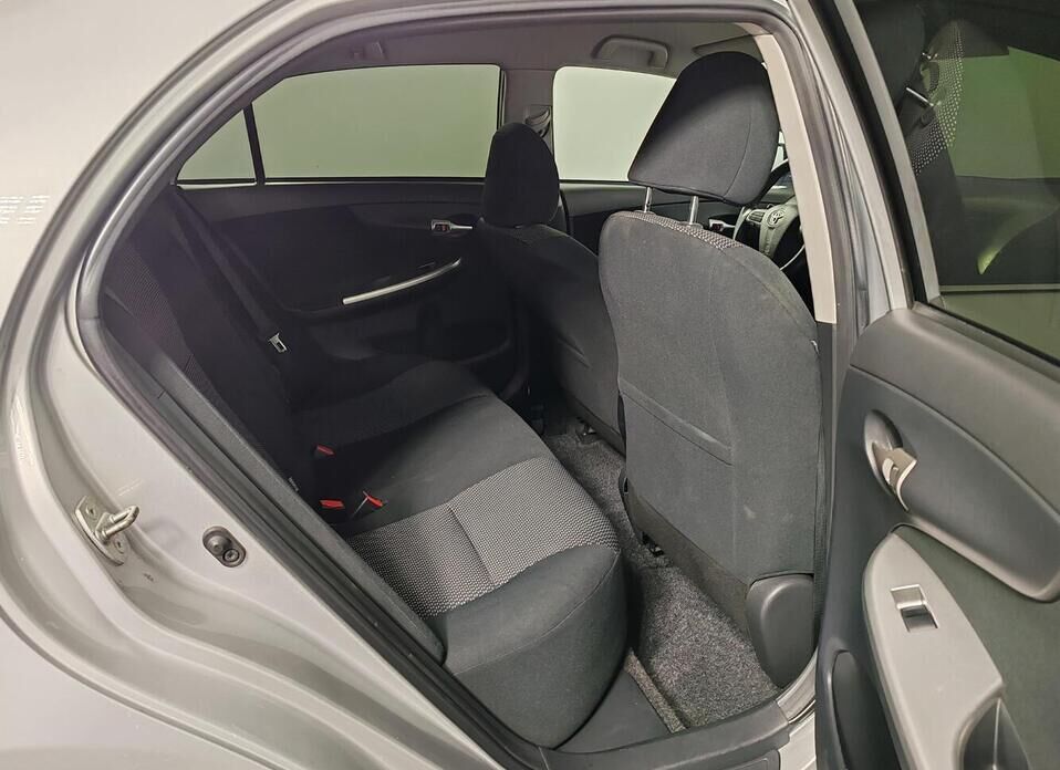 Toyota Corolla 1.6 AT (124 л.с.)
