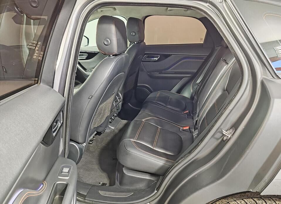 Jaguar F-Pace, I 2.0d AT (180 л.с.) 4WD