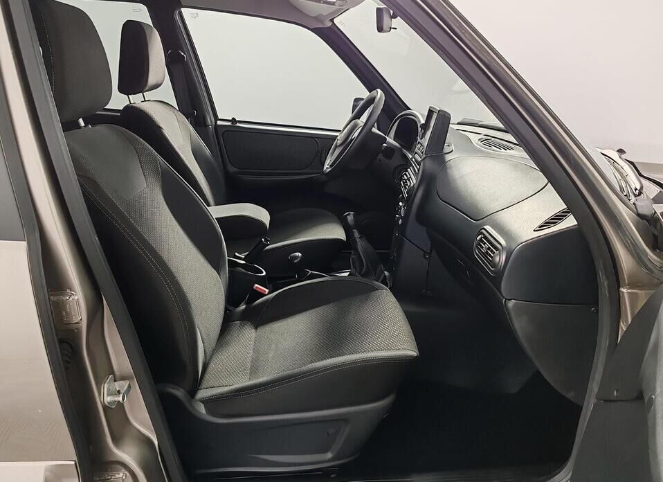 LADA (ВАЗ) Niva Travel, I 1.7 MT (80 л.с.) 4WD