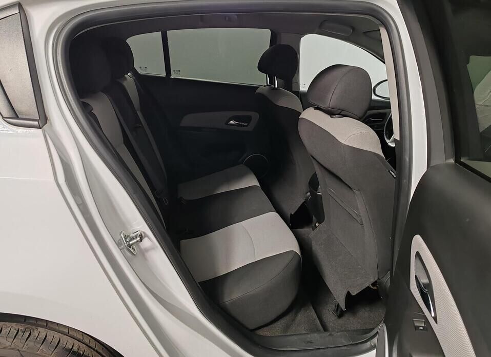 Chevrolet Cruze 1.8 AT (141 л.с.)