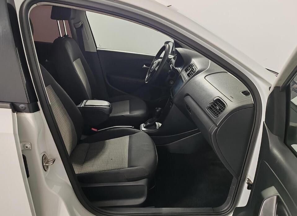 Volkswagen Polo, V 1.6 AT (105 л.с.)
