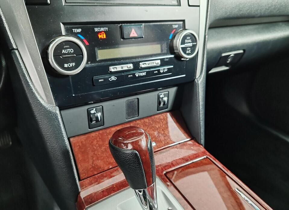 Toyota Camry, VII (XV50) 2.5 AT (181 л.с.)