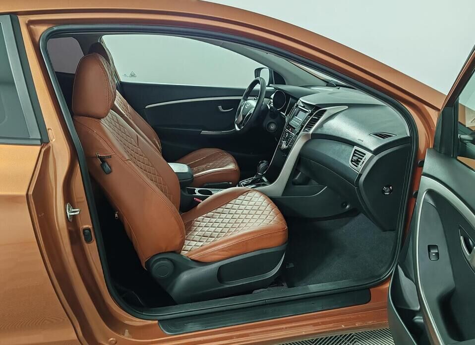 Hyundai i30, II Рестайлинг 1.6 AT (130 л.с.)