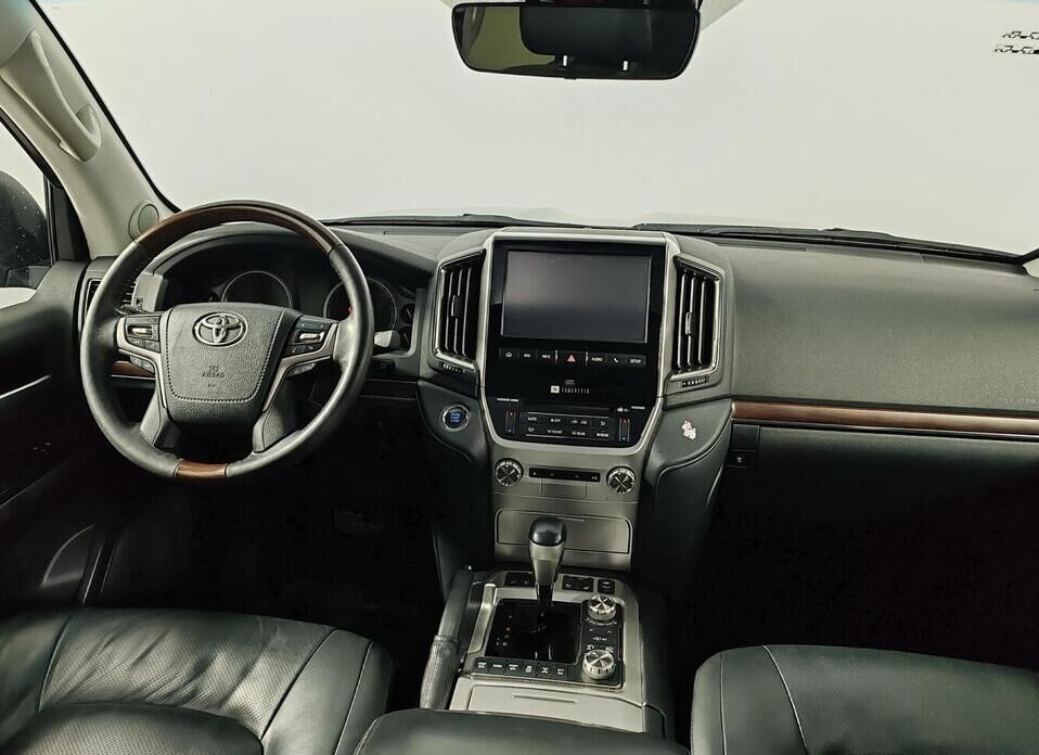 Toyota Land Cruiser, 200 Series Рестайлинг 2 4.6 AT (309 л.с.) 4WD