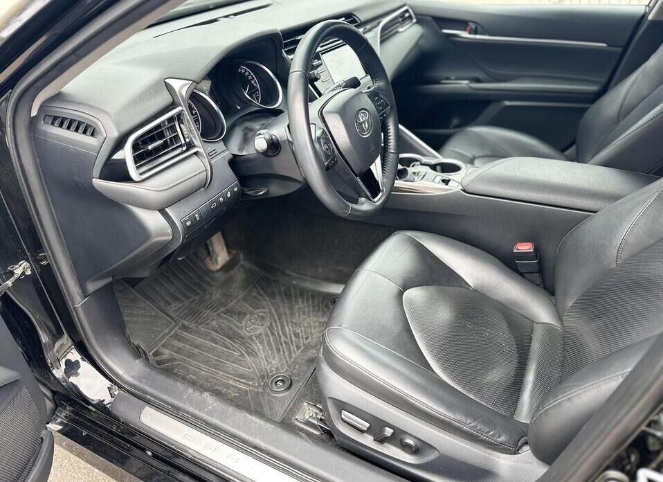 Toyota Camry 2.5 AT (181 л.с.)