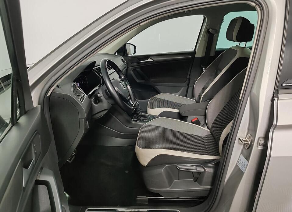 Volkswagen Tiguan, II 2.0 AMT (180 л.с.) 4WD