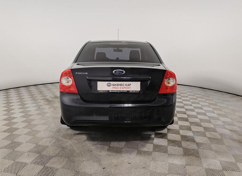 Ford Focus, II Рестайлинг 1.8 MT (125 л.с.)