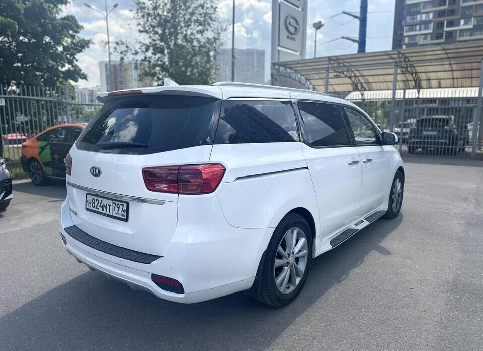 Kia Carnival, III 2.2d AT (202 л.с.)