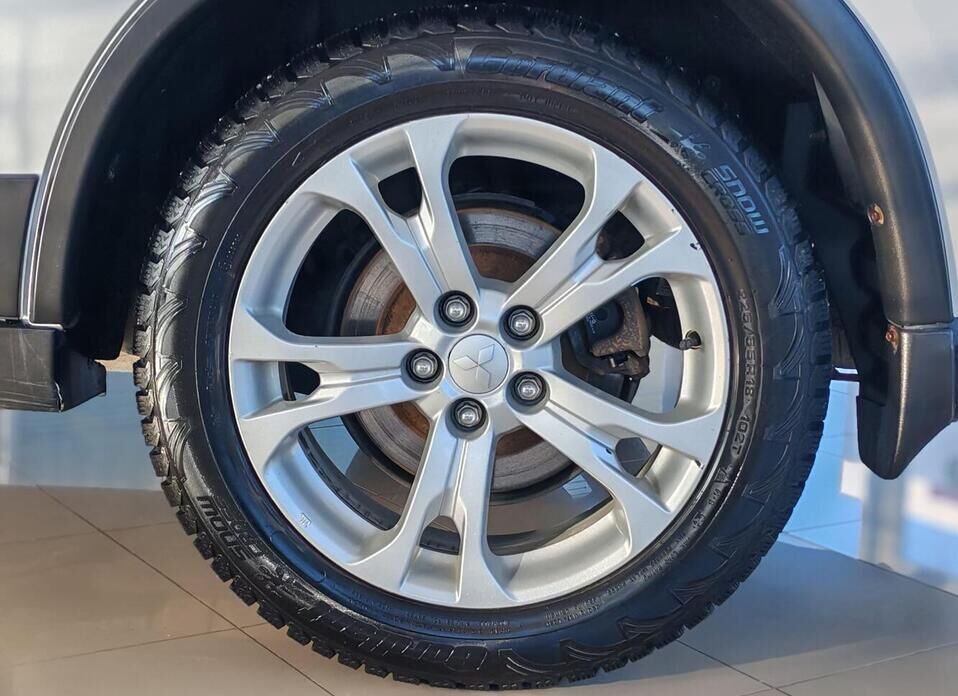 Mitsubishi Outlander, III Рестайлинг 3 2.4 CVT (167 л.с.) 4WD