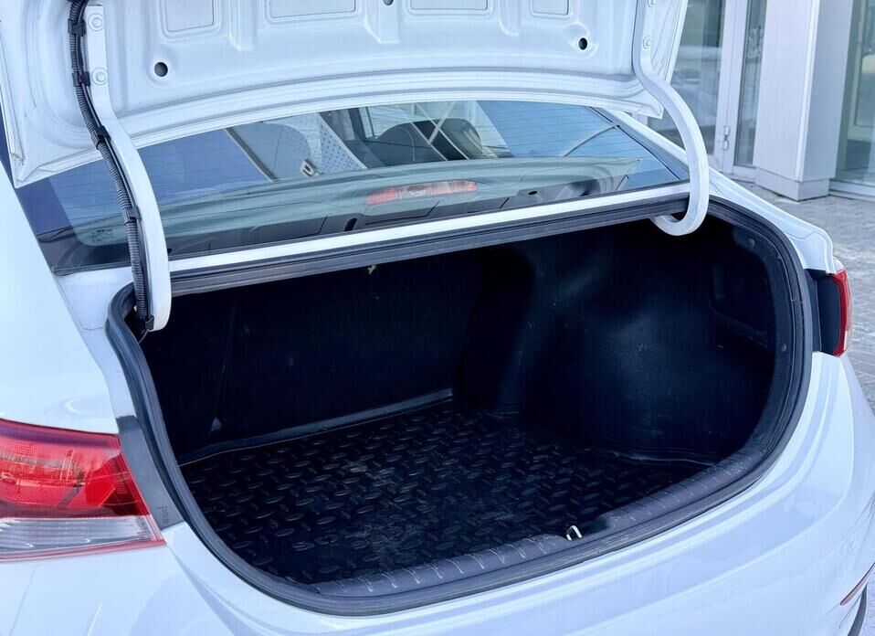 Hyundai Solaris, II 1.6 AT (123 л.с.)