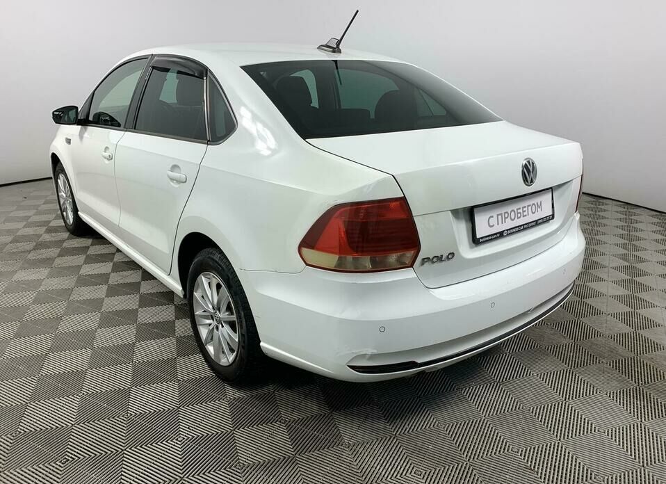 Volkswagen Polo 1.6 AT (110 л.с.)