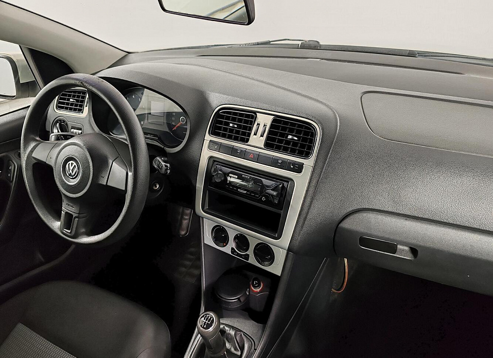Volkswagen Polo, V 1.6 MT (105 л.с.)