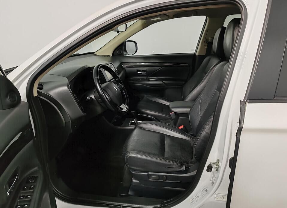 Mitsubishi Outlander, III Рестайлинг 2 2.0 CVT (146 л.с.) 4WD