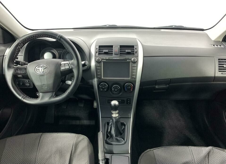 Toyota Corolla 1.6 MT (124 л.с.)