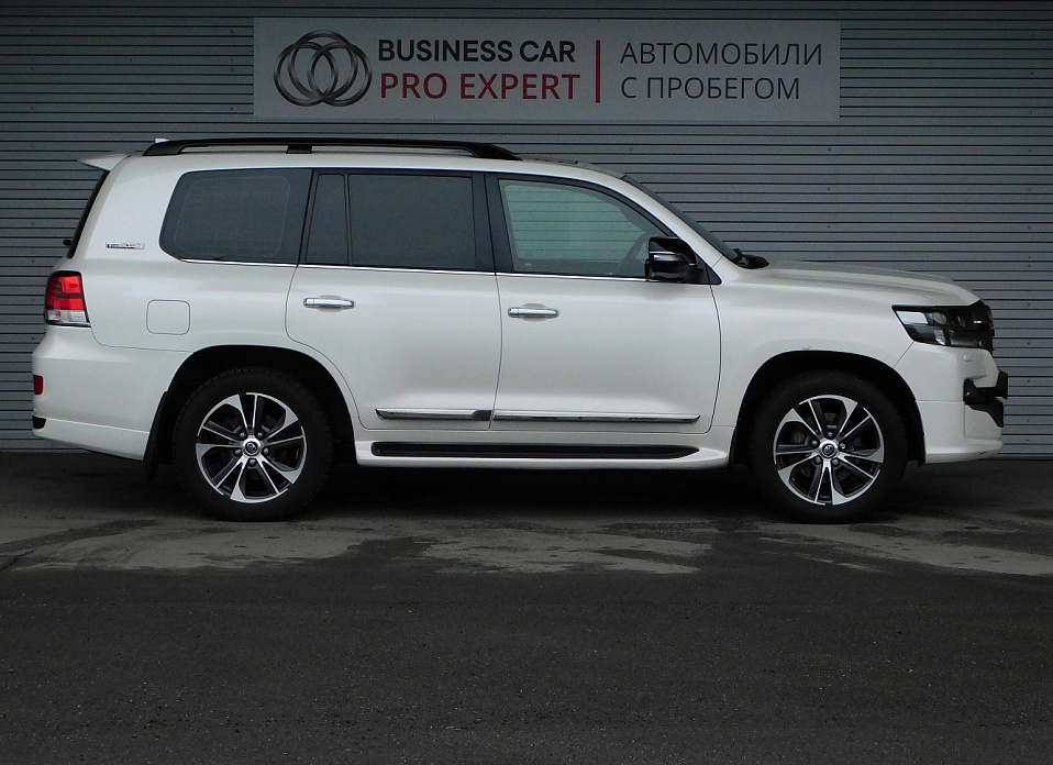 Toyota Land Cruiser, 200 Series Рестайлинг 2 4.6 AT (309 л.с.) 4WD