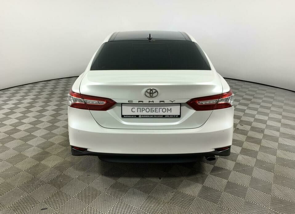Toyota Camry 2.5 AT (181 л.с.)