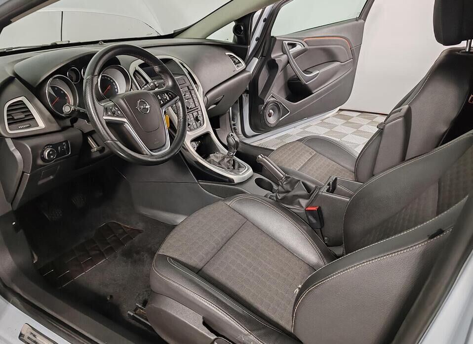 Opel Astra, J Рестайлинг GTC 1.6 MT (180 л.с.)