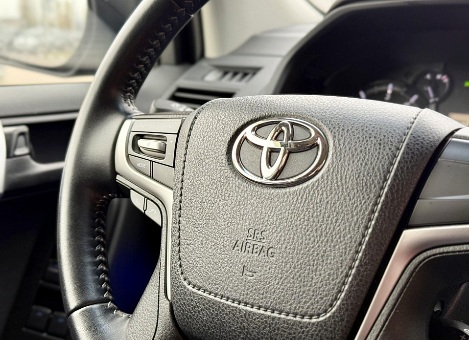Toyota Land Cruiser Prado, 150 Series Рестайлинг 3 2.8d AT (204 л.с.) 4WD