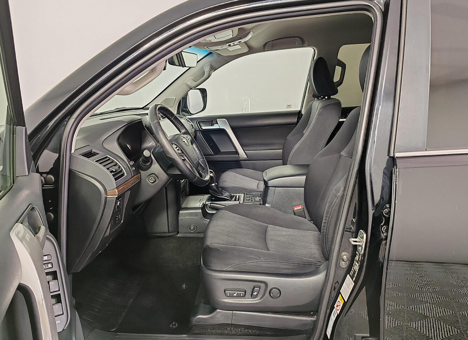 Toyota Land Cruiser Prado, 150 Series Рестайлинг 2 2.8d AT (177 л.с.) 4WD