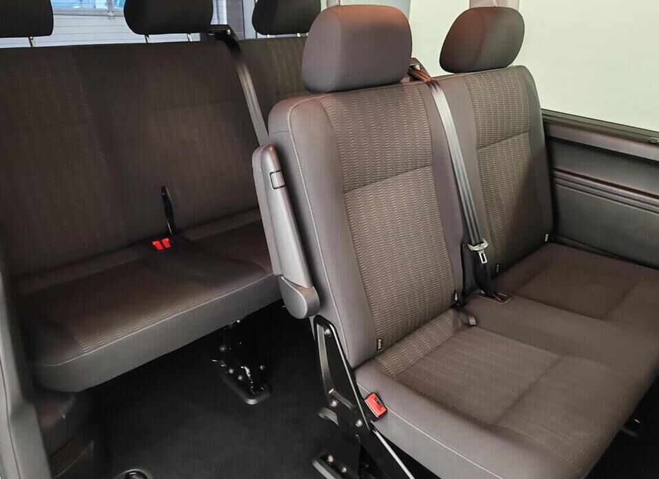 Volkswagen Caravelle 2.0d MT (102 л.с.)