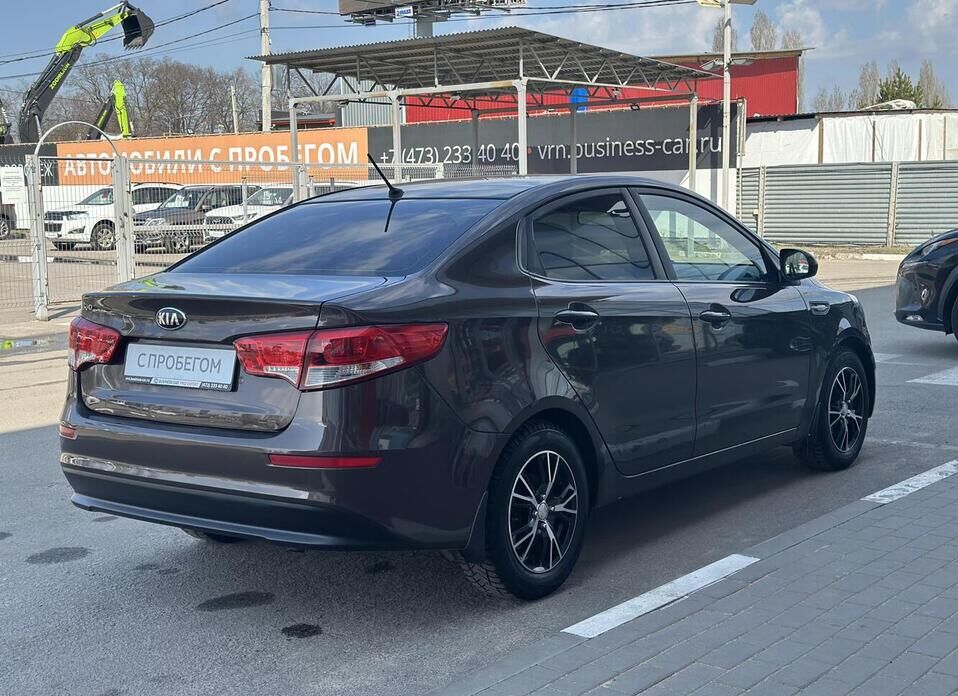 Kia Rio, III Рестайлинг 1.4 MT (107 л.с.)