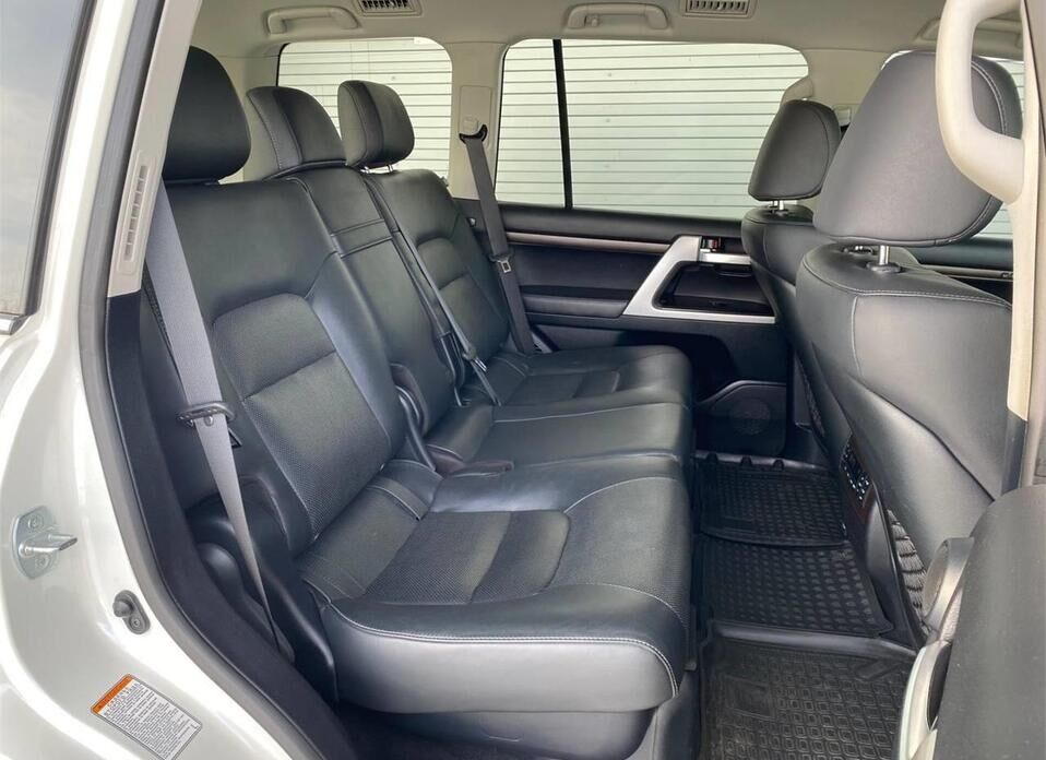 Toyota Land Cruiser, 200 Series Рестайлинг 2 4.5d AT (249 л.с.) 4WD