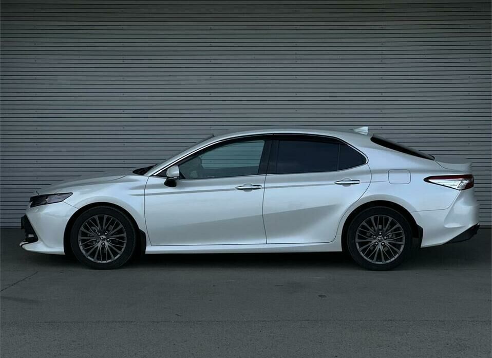 Toyota Camry 2.5 AT (181 л.с.)