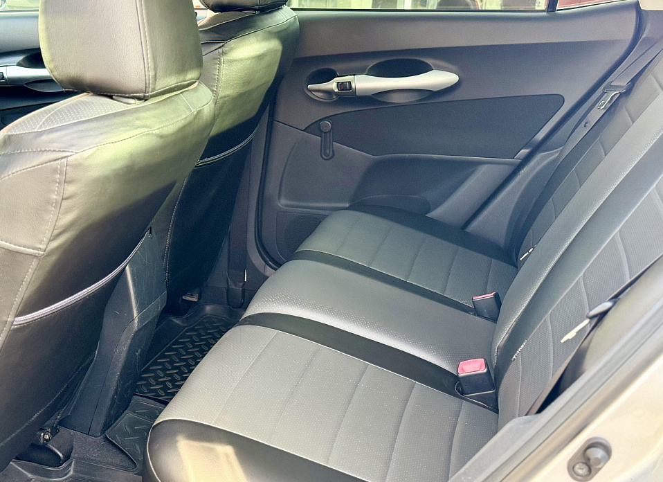 Toyota Auris, I Рестайлинг 1.6 MT (132 л.с.)