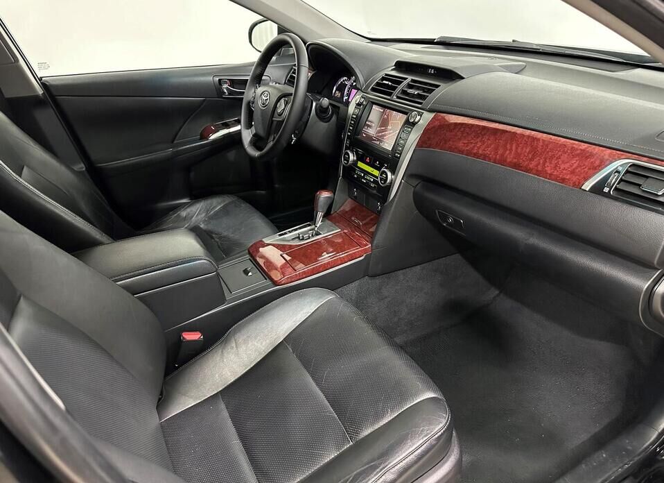 Toyota Camry, VII (XV50) 2.5 AT (181 л.с.)