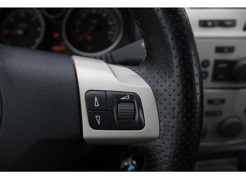 Opel Zafira, B Рестайлинг 1.9d AT (150 л.с.)