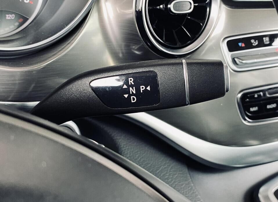 Mercedes-Benz V-Класс, III (W447) Рестайлинг 300 d длинный 2.0d AT (239 л.с.) 4WD
