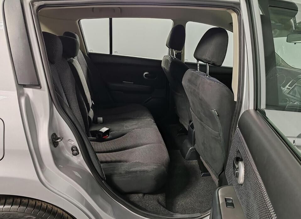 Nissan Tiida 1.6 AT (110 л.с.)
