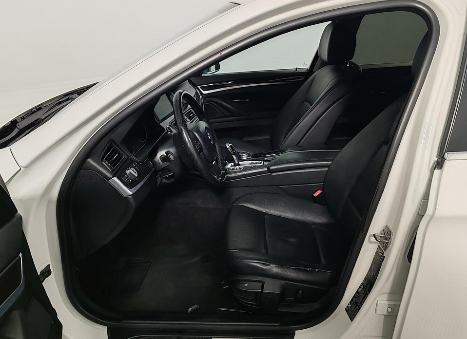 BMW 5 серии, VI (F10/F11/F07) 525d xDrive 2.0d AT (218 л.с.) 4WD