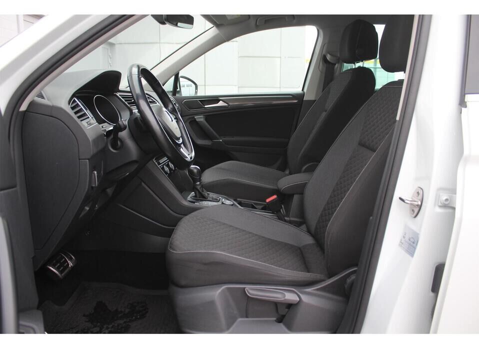 Volkswagen Tiguan, II 2.0d AMT (150 л.с.) 4WD