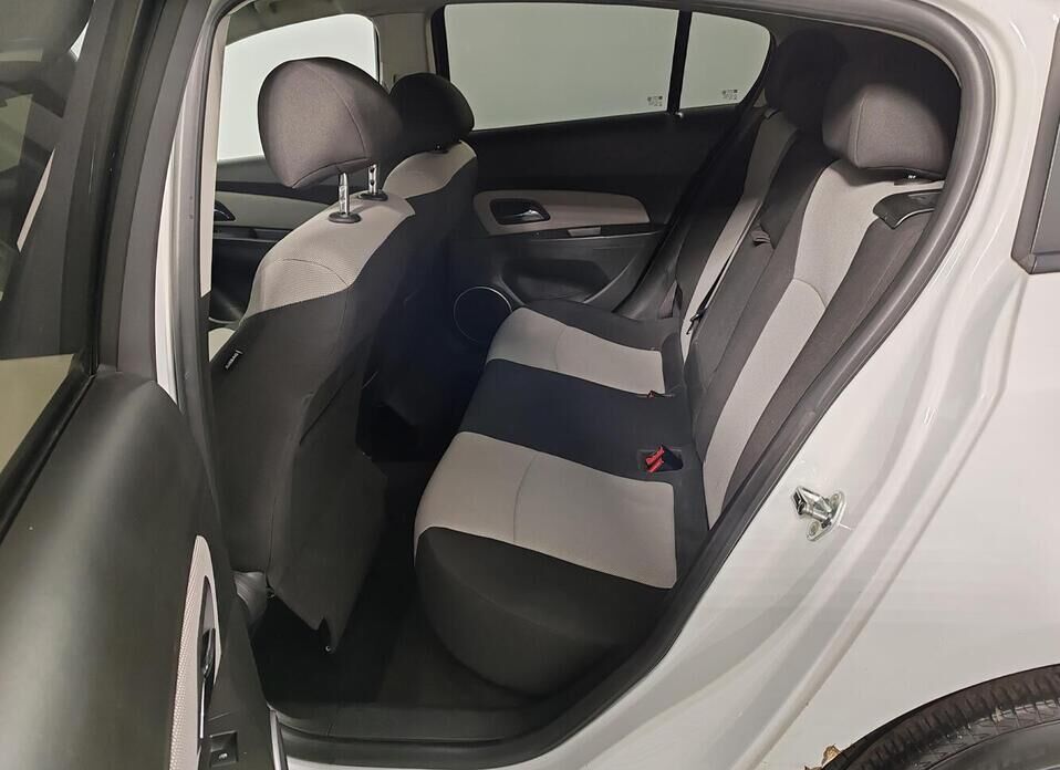 Chevrolet Cruze 1.8 AT (141 л.с.)