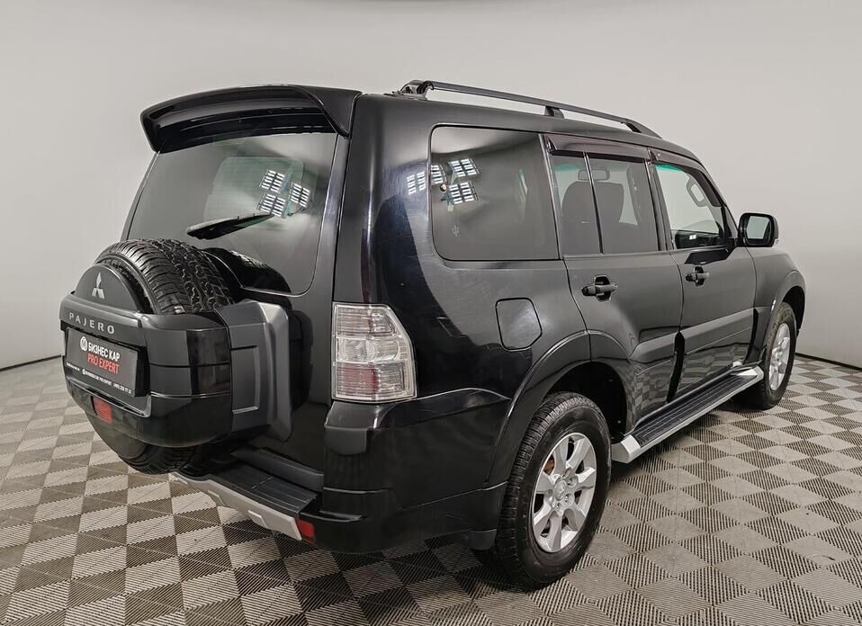 Mitsubishi Pajero, IV Рестайлинг 2 3.0 AT (178 л.с.) 4WD