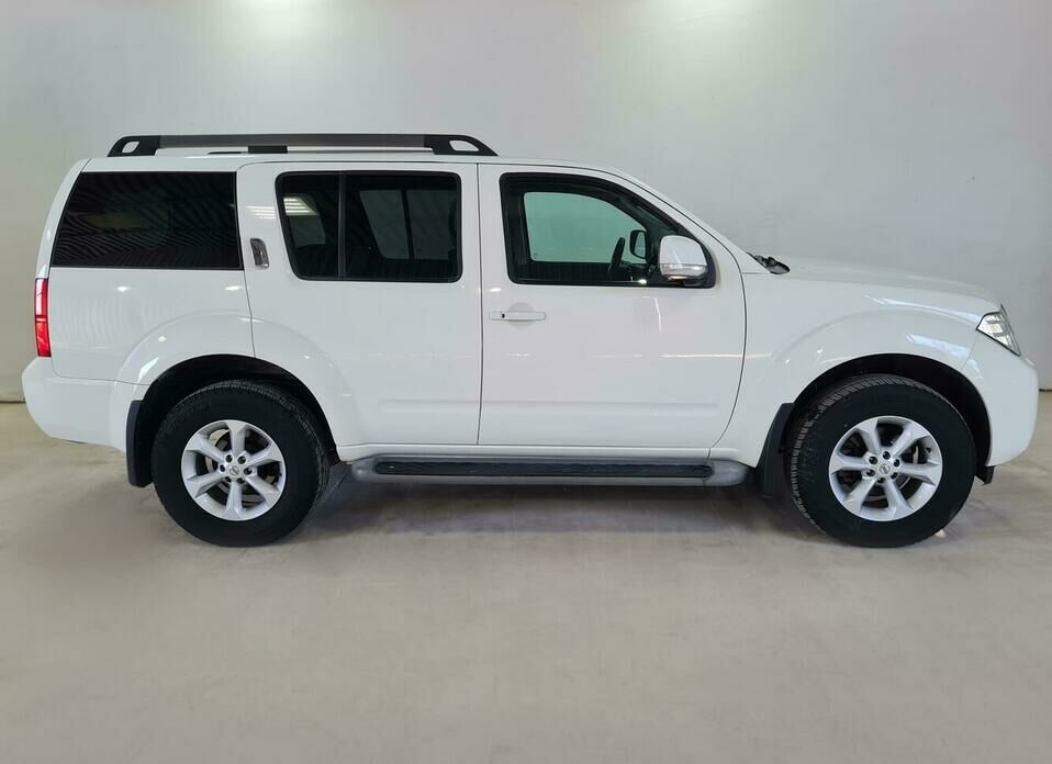 Nissan Pathfinder 2.5d AT (190 л.с.) 4WD