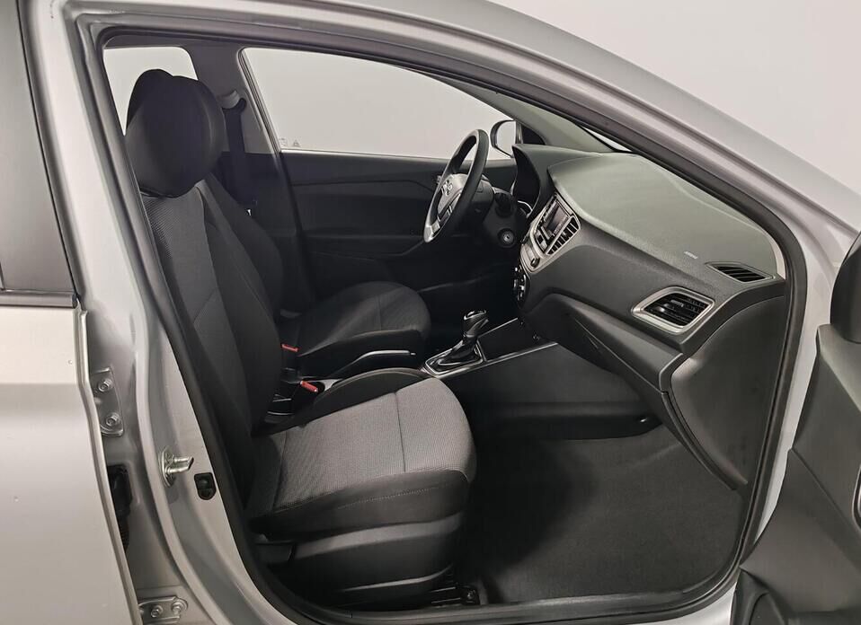 Hyundai Solaris, II Рестайлинг 1.6 AT (123 л.с.)