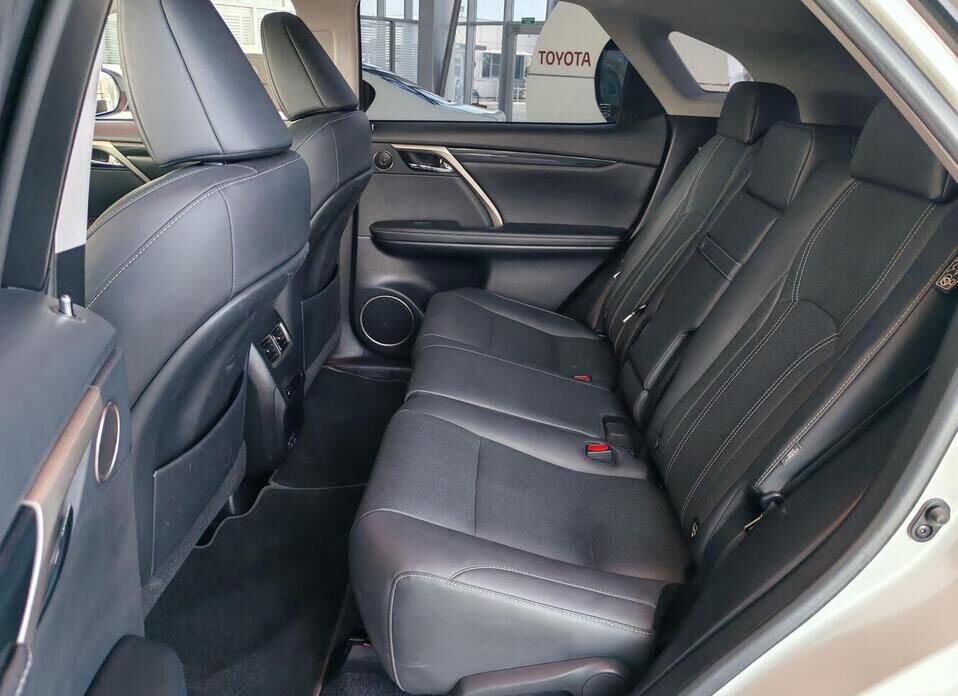 Lexus RX, IV Рестайлинг 300 2.0 AT (238 л.с.) 4WD